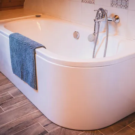 Bell House * Bukkzserc