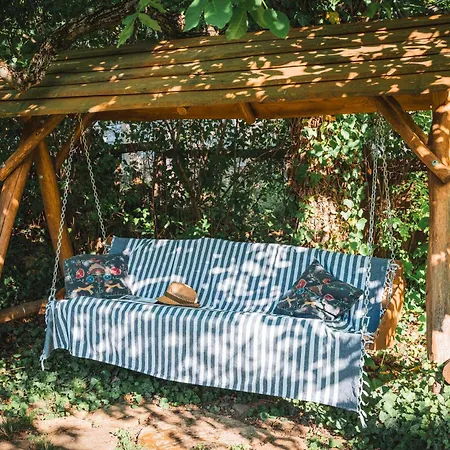 Bell House Vakantiehuis Bukkzserc